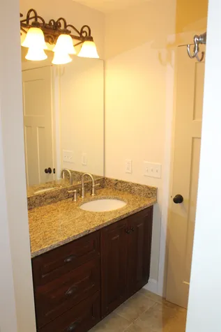5 Twitchells Way Sandown NH 03873