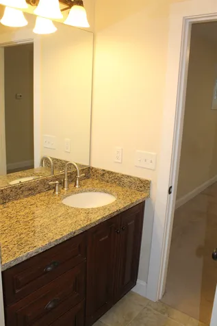 5 Twitchells Way Sandown NH 03873