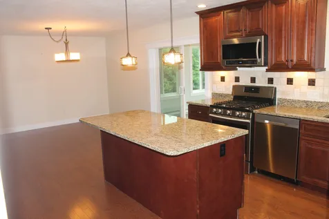 5 Twitchells Way Sandown NH 03873