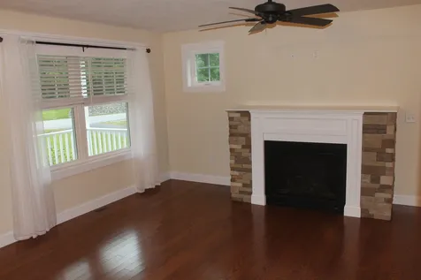 5 Twitchells Way Sandown NH 03873