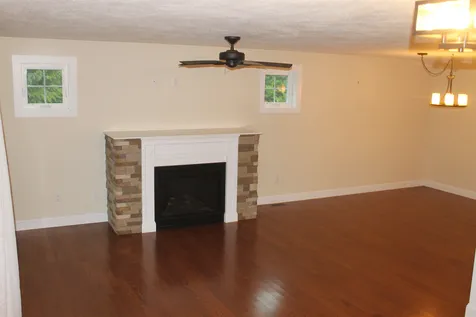 5 Twitchells Way Sandown NH 03873