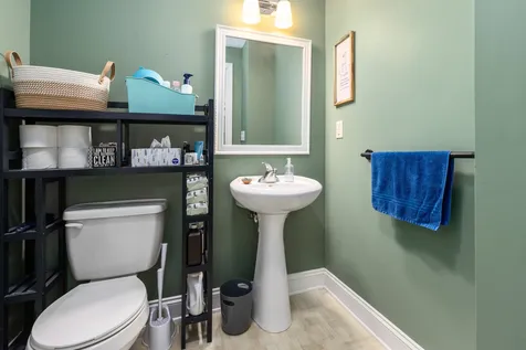 8 Nathaniel Way Exeter NH 03833