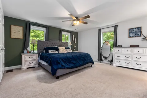 8 Nathaniel Way Exeter NH 03833