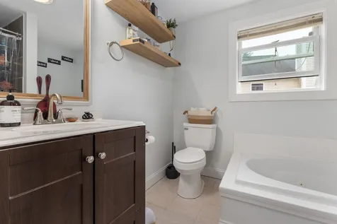 8 Nathaniel Way Exeter NH 03833