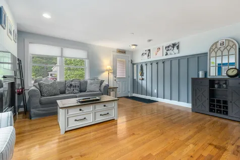 8 Nathaniel Way Exeter NH 03833