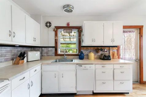 813 Western Avenue Brattleboro VT 05301