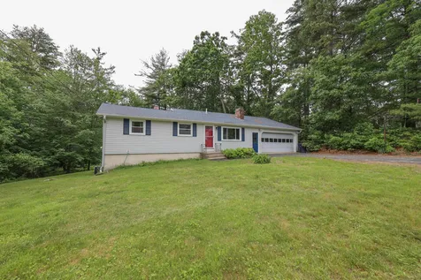 11 Newburgh Road Nashua NH 03062