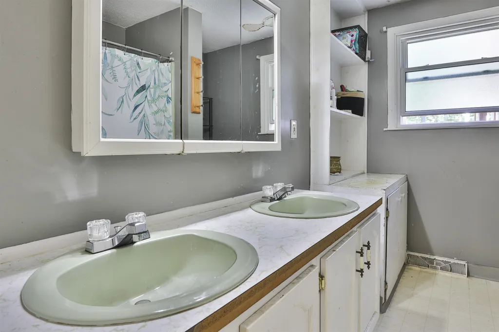 28 Wason Road Hudson NH 03051