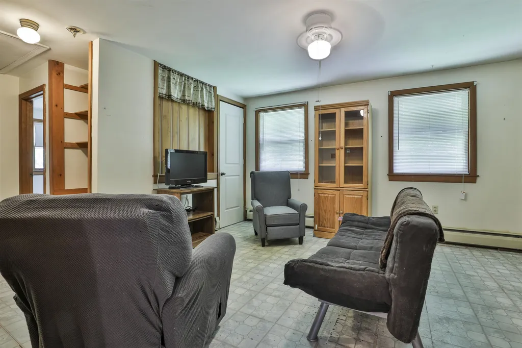 28 Wason Road Hudson NH 03051