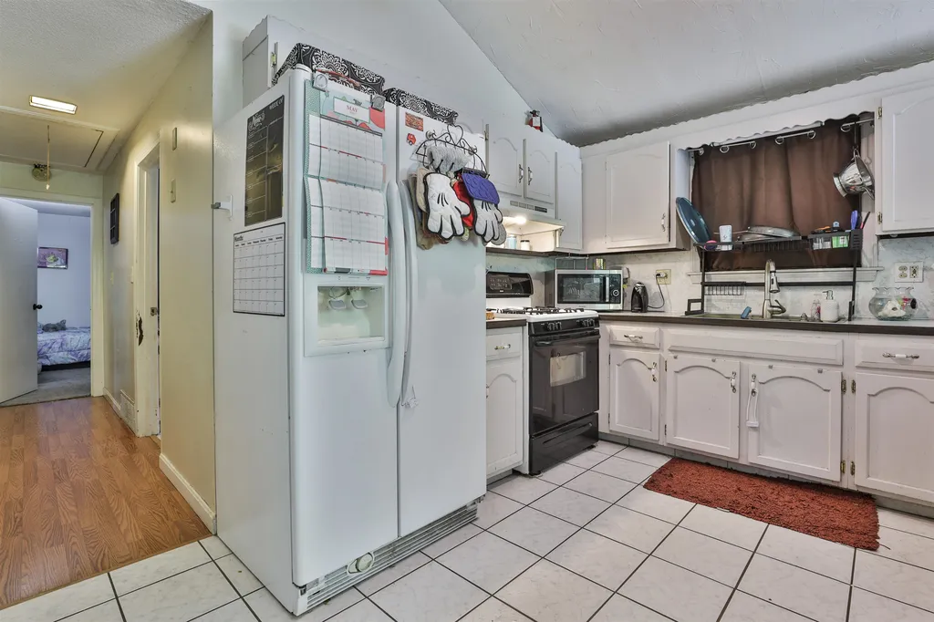 28 Wason Road Hudson NH 03051