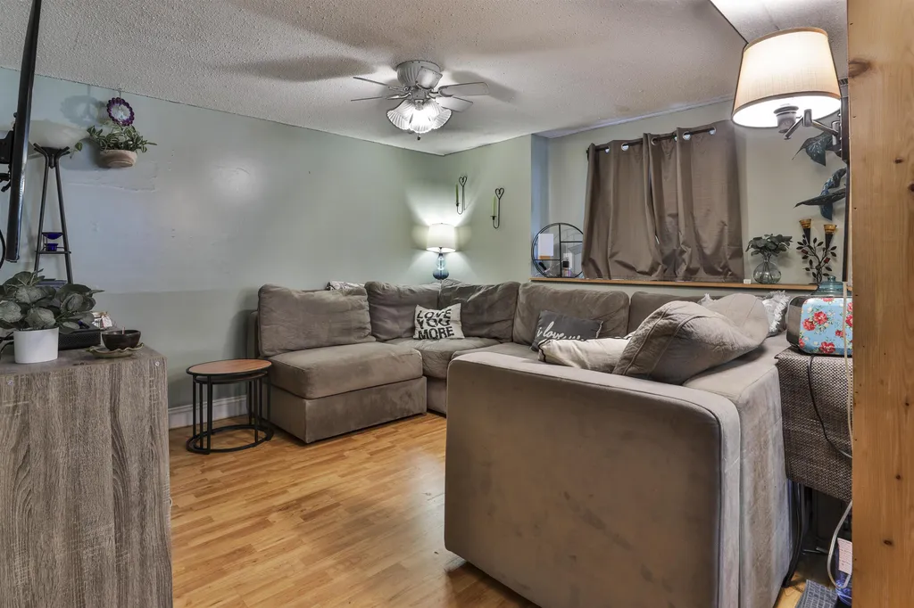 28 Wason Road Hudson NH 03051