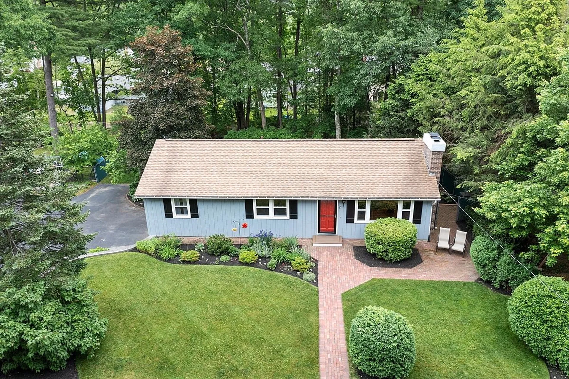 17 Cannon Drive Nashua NH 03062