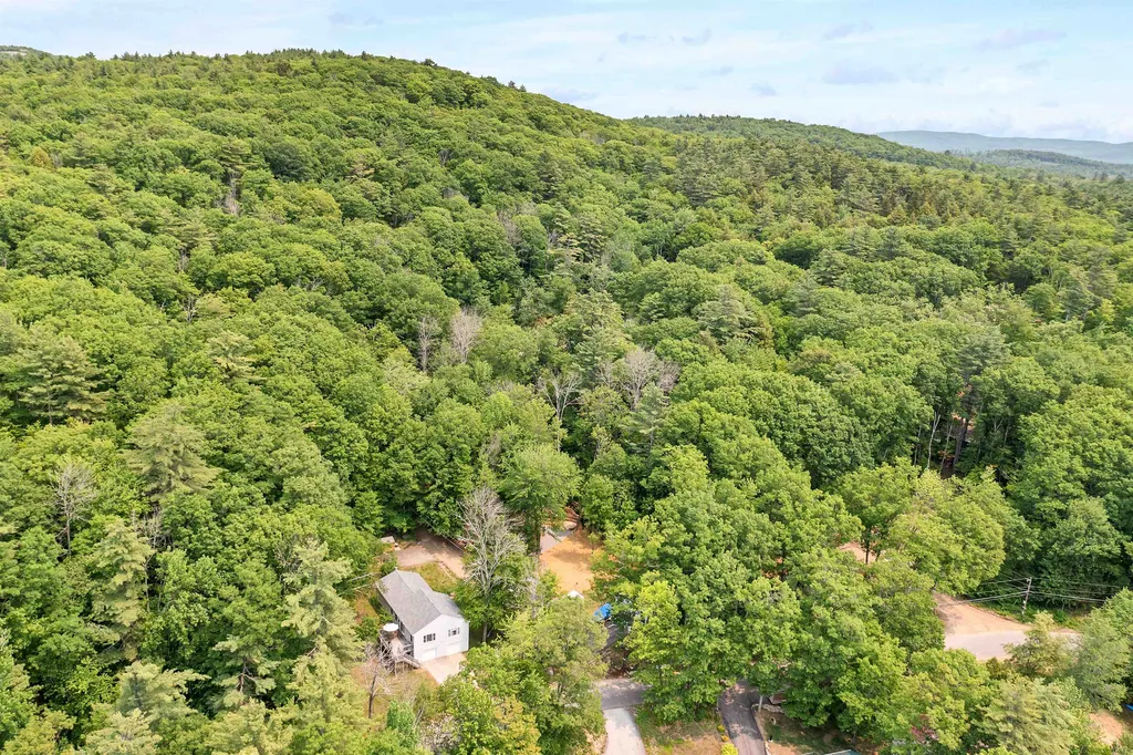 8 Applewood Avenue Gilmanton NH 03237