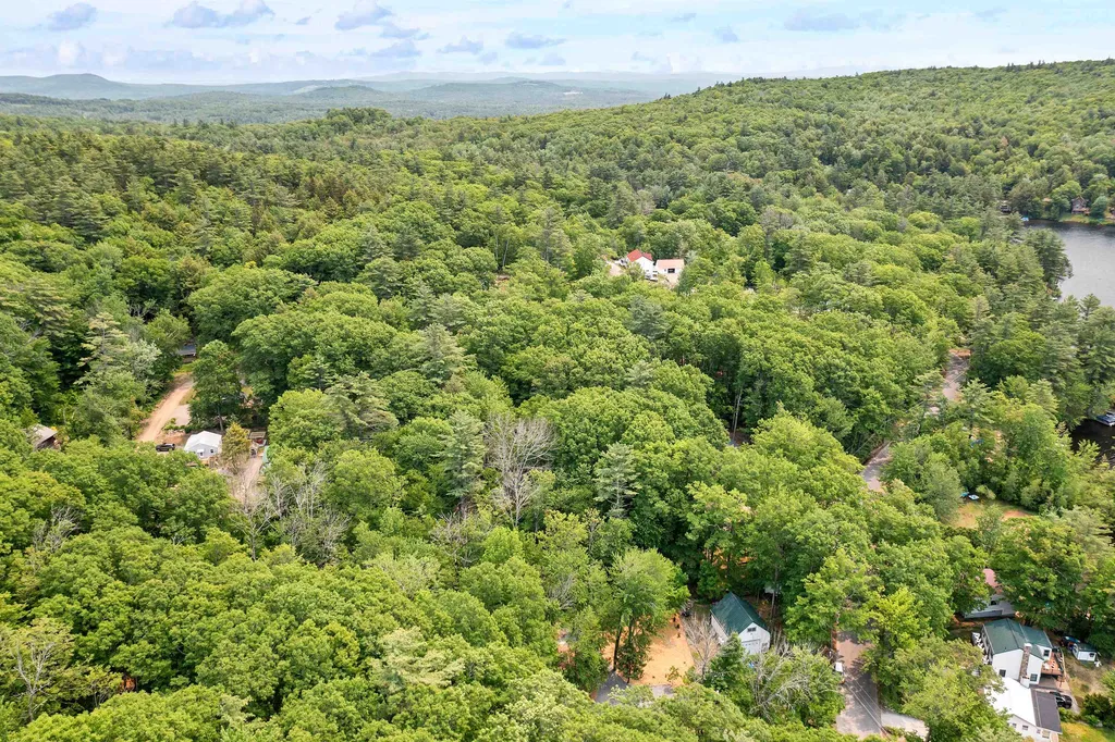 8 Applewood Avenue Gilmanton NH 03237