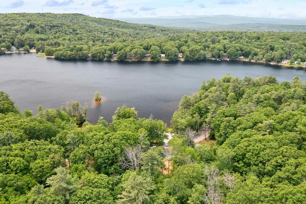 8 Applewood Avenue Gilmanton NH 03237