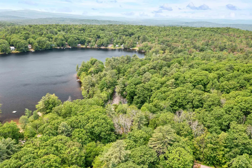 8 Applewood Avenue Gilmanton NH 03237