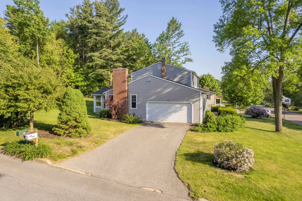 251 Summit Circle Shelburne VT 05482