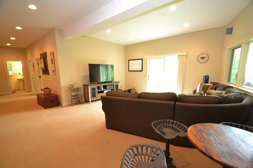 258 Upper Village Road Warren VT 05674