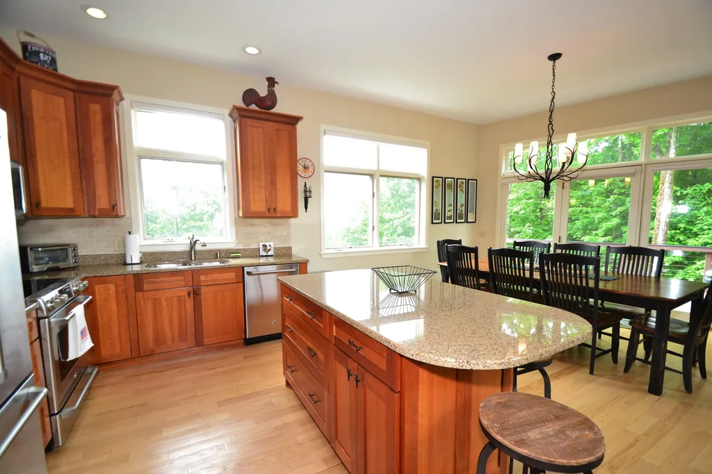 258 Upper Village Road Warren VT 05674