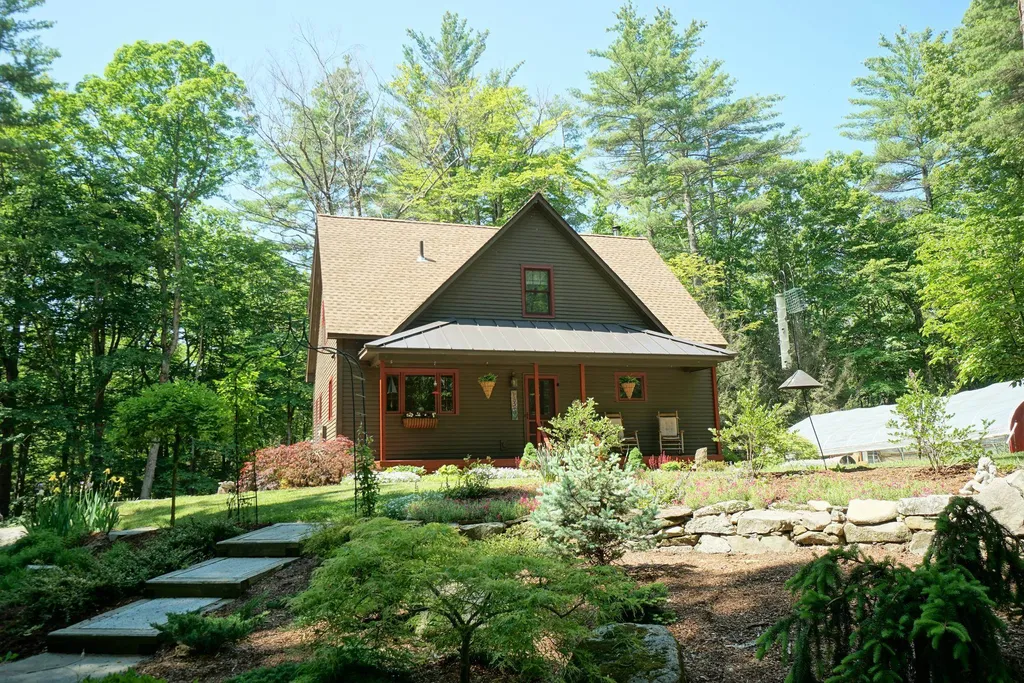 61 Athas Way Henniker NH 03242