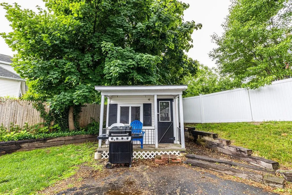 128 Sunnyside Street Manchester NH 03103