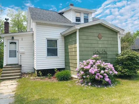 171 Village Street Concord NH 03303