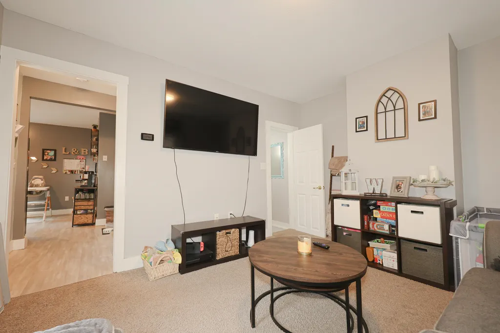 14 Artillery Lane Nashua NH 03064