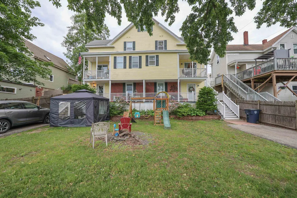 14 Artillery Lane Nashua NH 03064