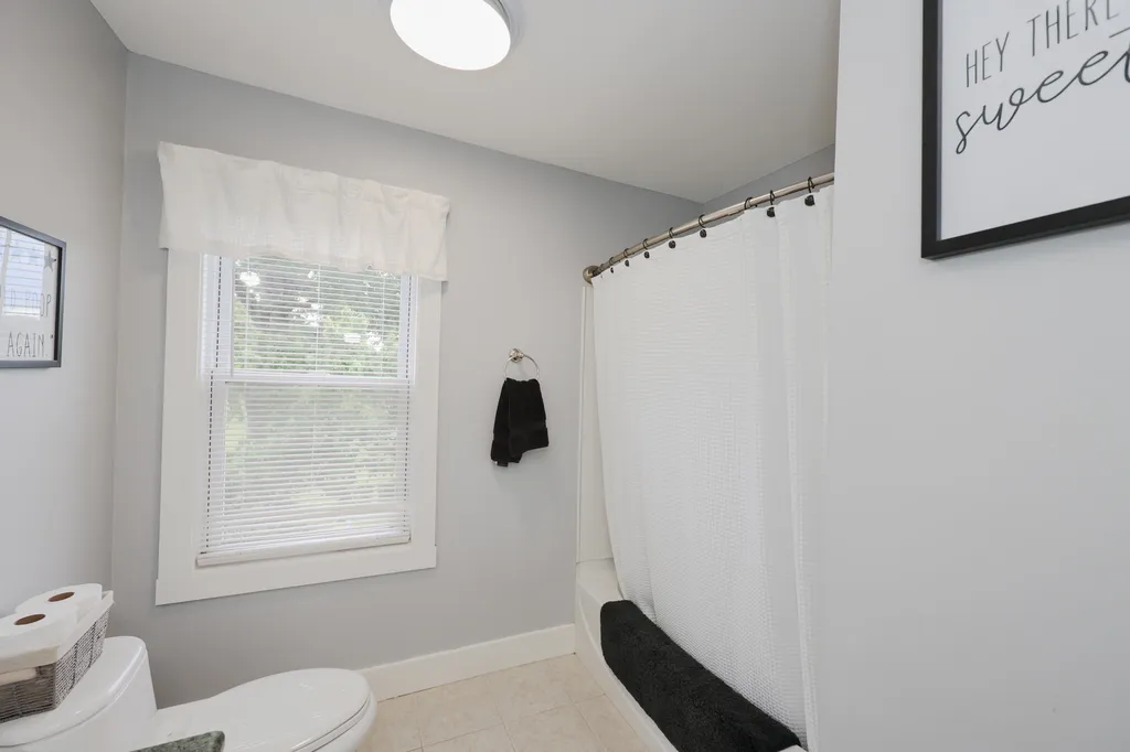 14 Artillery Lane Nashua NH 03064