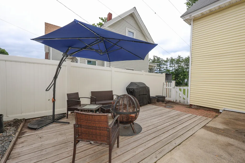 14 Artillery Lane Nashua NH 03064