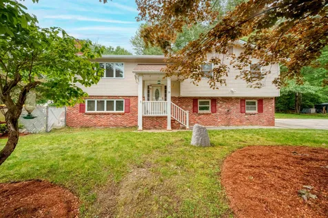 16 Parker Circle Salem NH 03079
