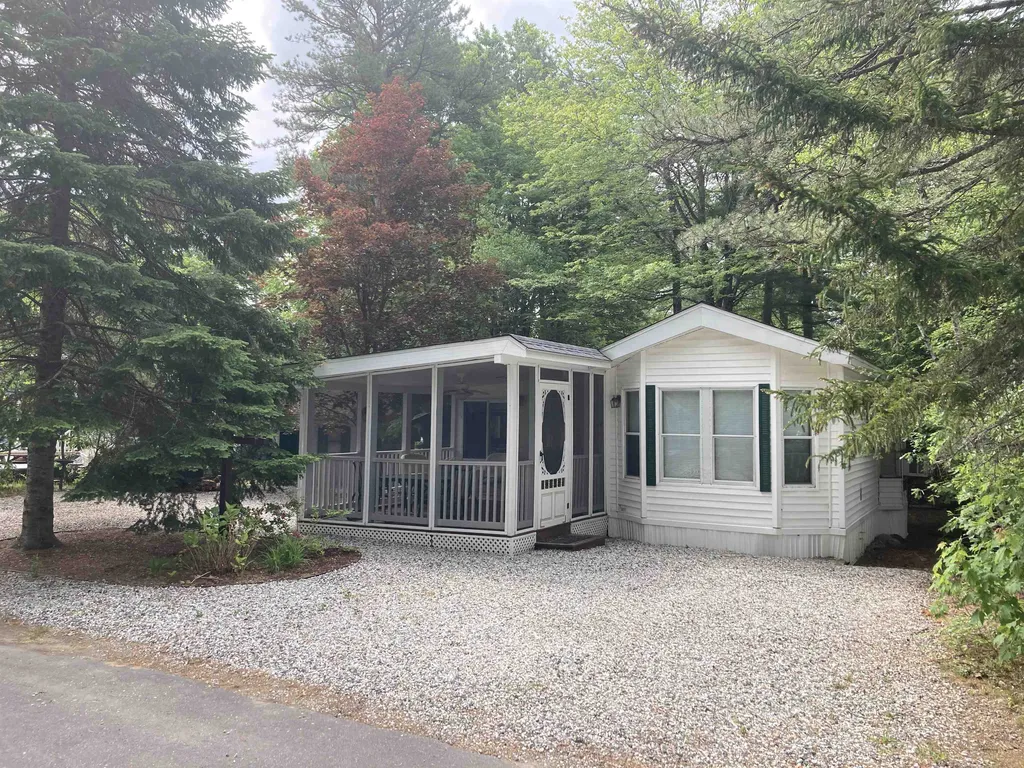 7 W Apache Lane Freedom NH 03836