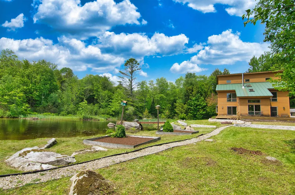 9 Cove Road Canaan NH 03741