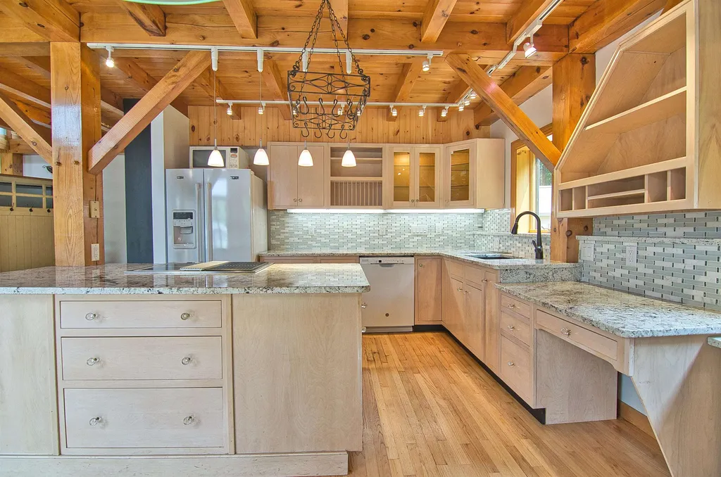 9 Cove Road Canaan NH 03741