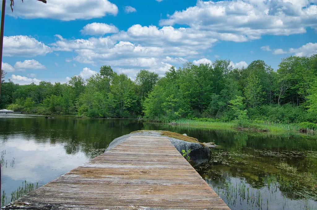 9 Cove Road Canaan NH 03741