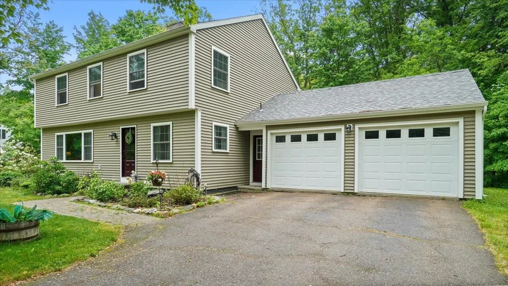 14 Forest Road Essex VT 05452