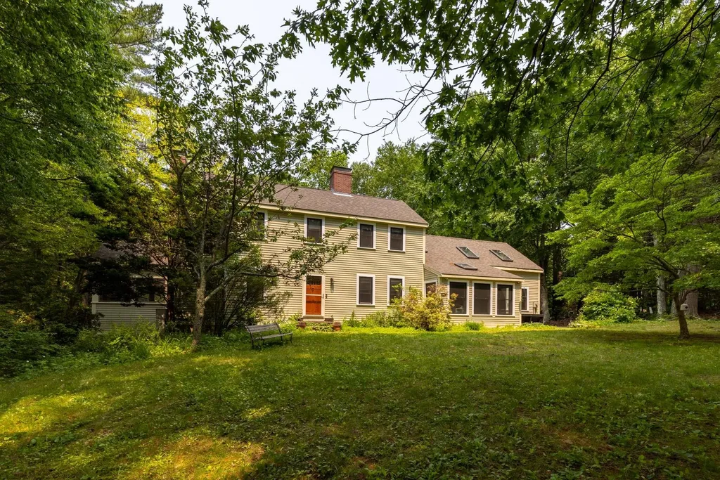13 Riverwood Road Kingston NH 03848