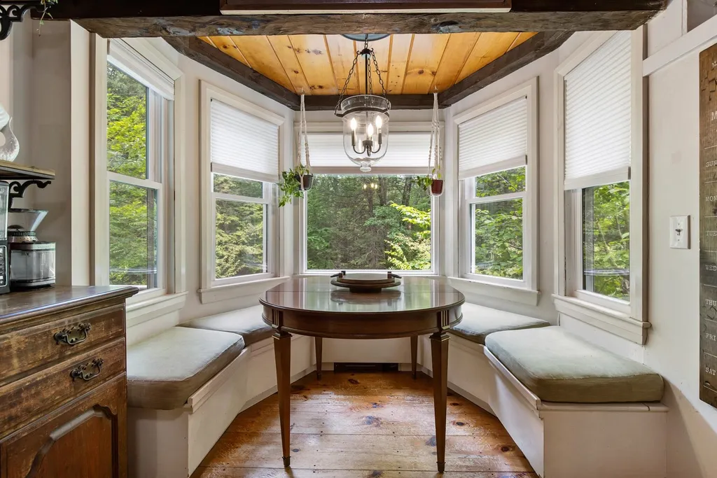 13 Riverwood Road Kingston NH 03848