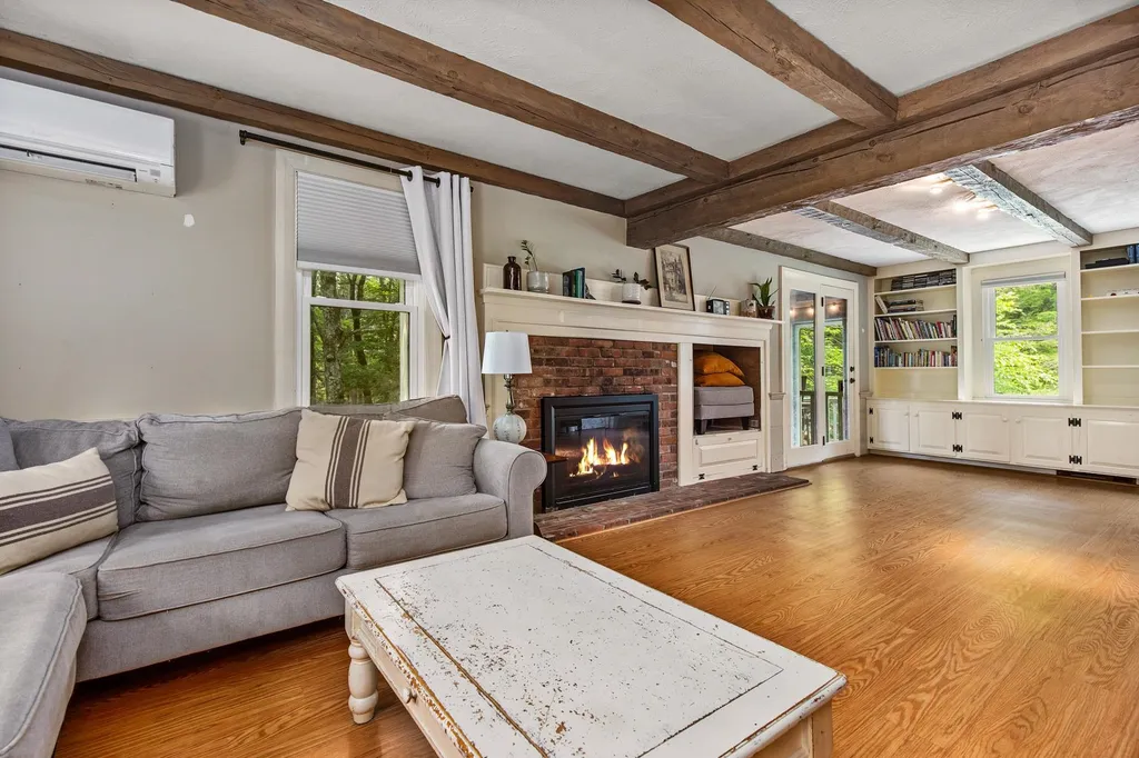 13 Riverwood Road Kingston NH 03848