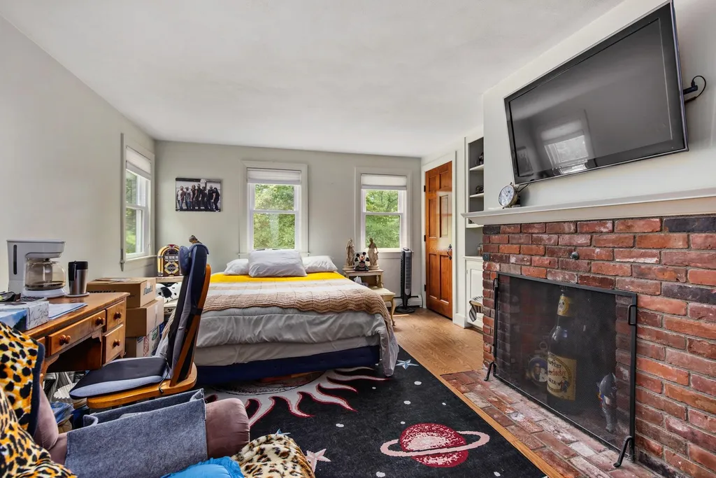 13 Riverwood Road Kingston NH 03848