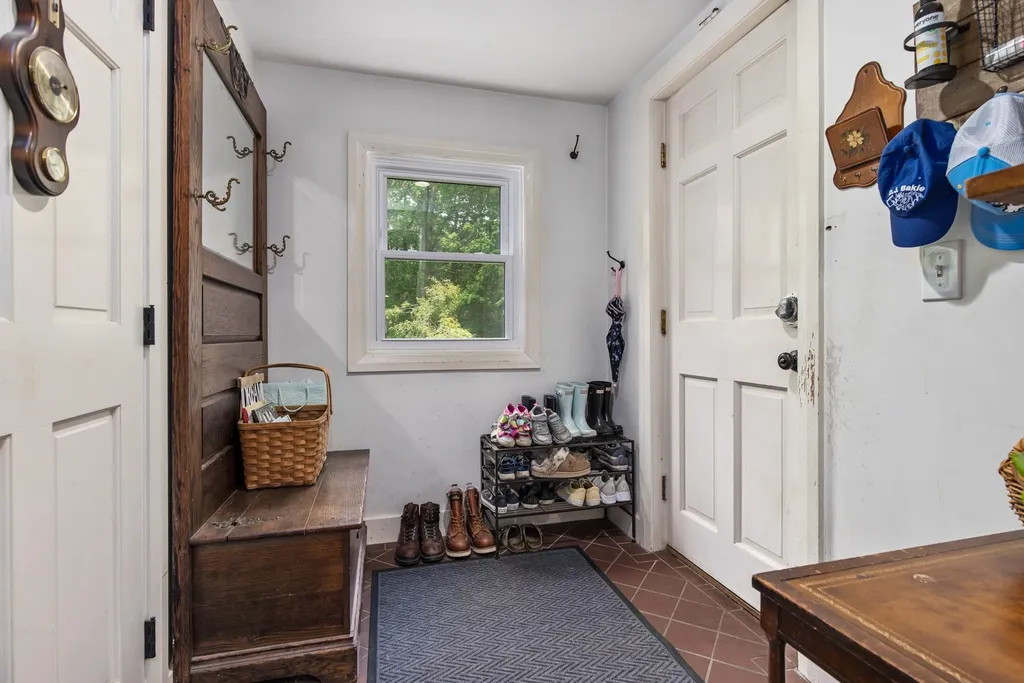 13 Riverwood Road Kingston NH 03848