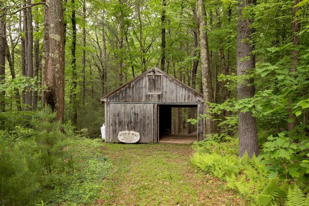 13 Riverwood Road Kingston NH 03848