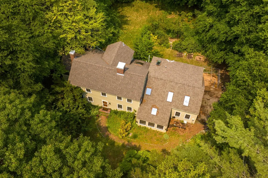13 Riverwood Road Kingston NH 03848