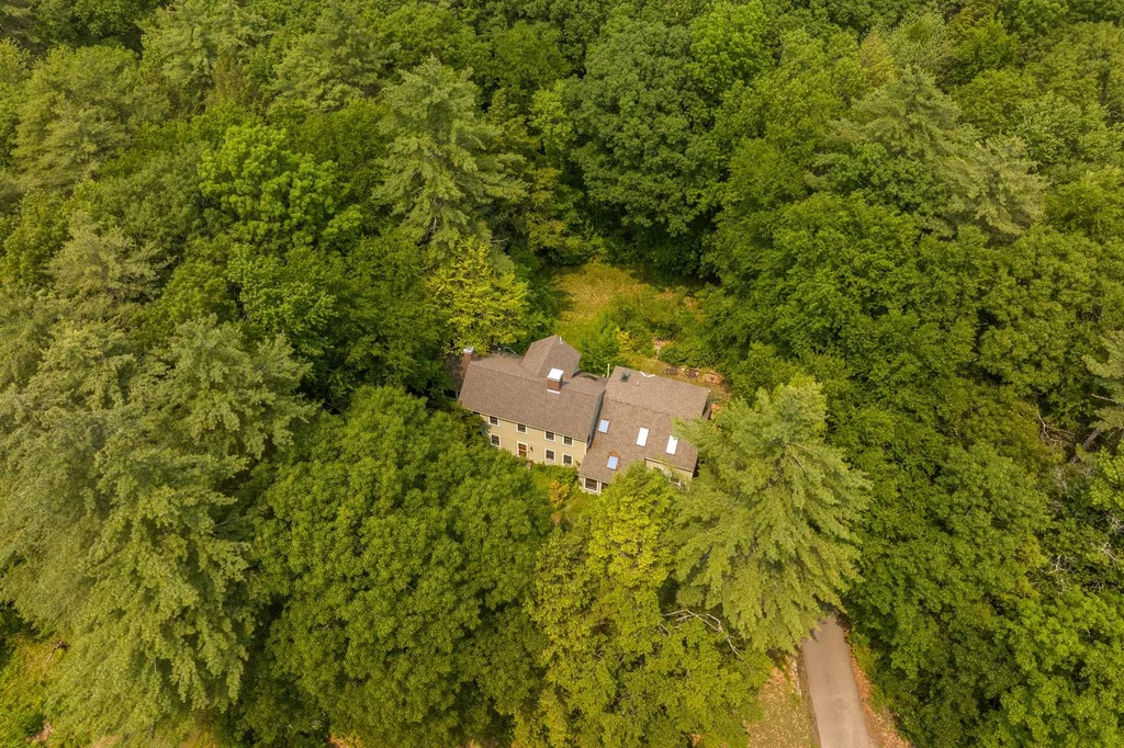 13 Riverwood Road Kingston NH 03848