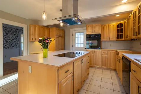 21 Old Ferry Lane Kittery ME 03904
