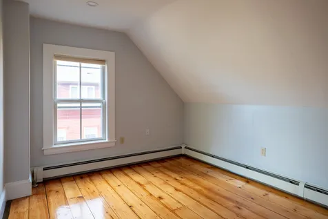 21 Old Ferry Lane Kittery ME 03904