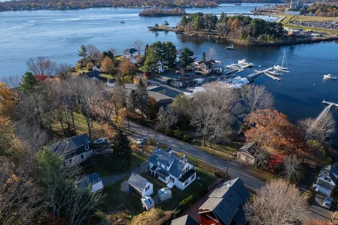 21 Old Ferry Lane Kittery ME 03904