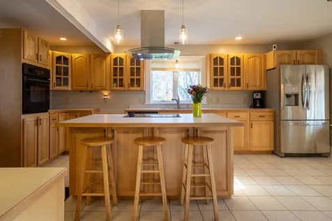 21 Old Ferry Lane Kittery ME 03904