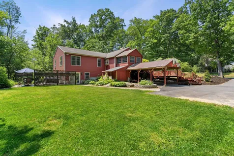 21 Holbrook Road Bedford NH 03110