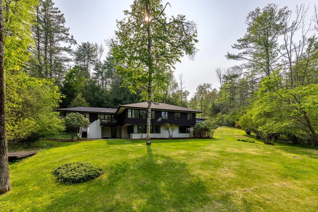 24 Penny Lane Norwich VT 05055